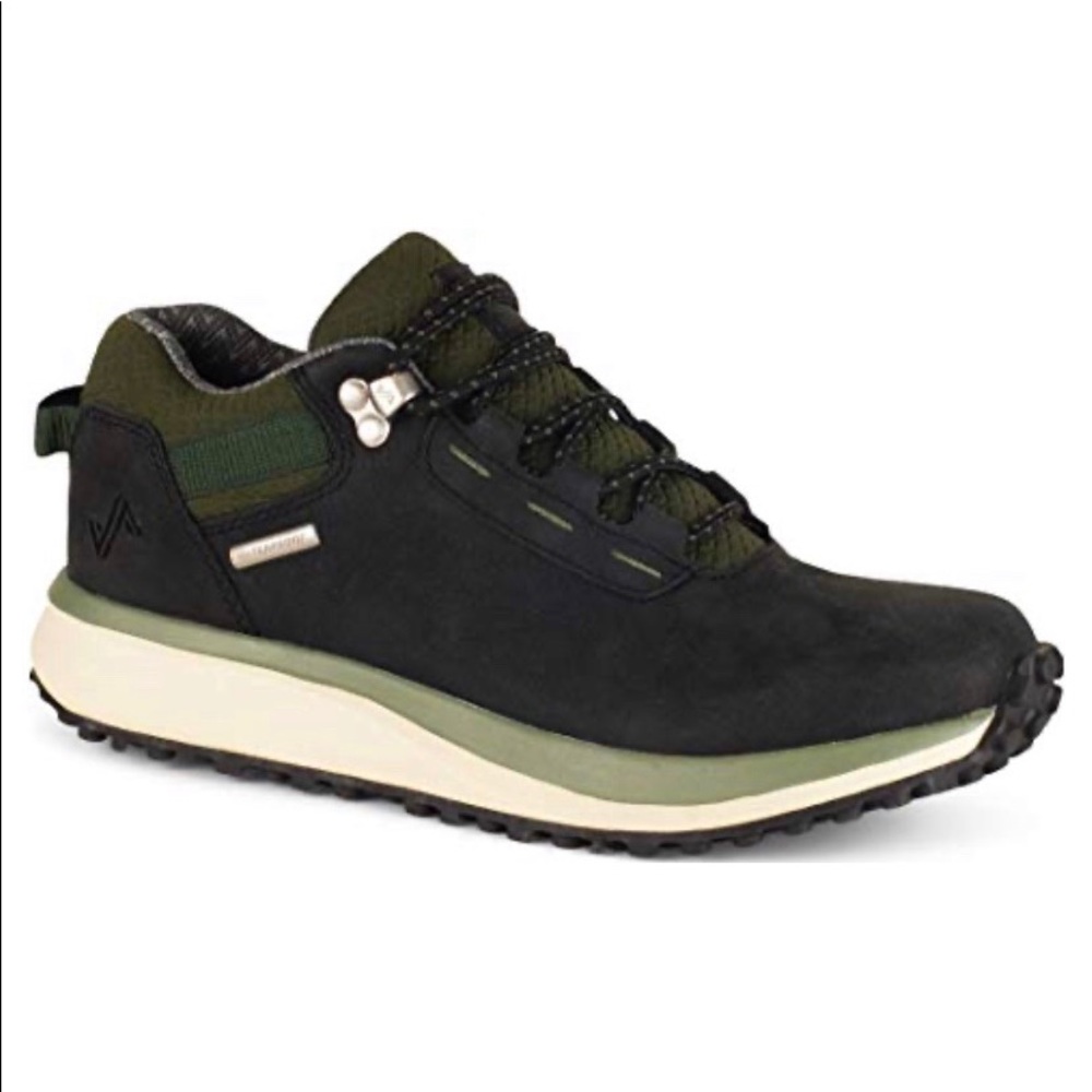 Women’s waterproof trail shoes/hiking boots